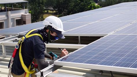 屋頂太陽能板|建置太陽能屋頂好嗎？屋頂種電優缺點、收益、常見問。